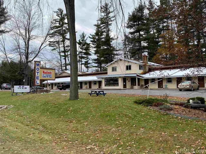 Woodlands Motel (Bambi Park Motel) - From Zillow Listing
